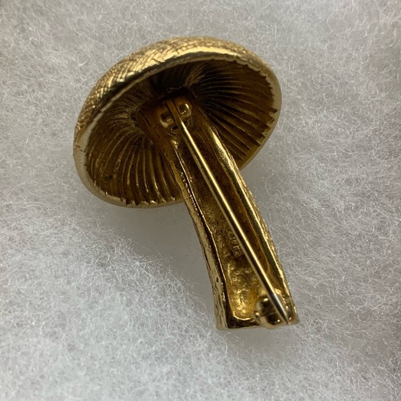 VintageCastleridge Goldtone ๐โ๐ซ Mushroom Brooch - Picture 3 of 9